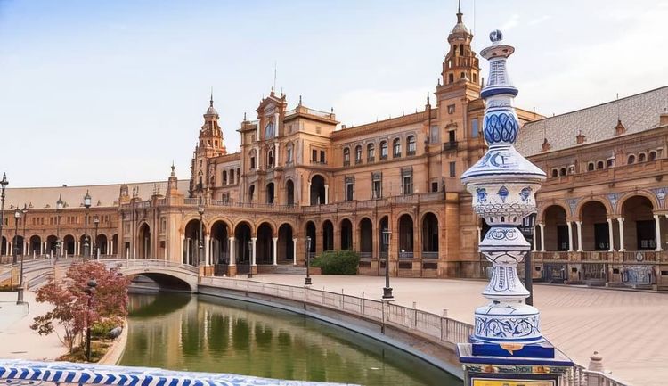 Трансфер таксі до Севільї (Іспанія)